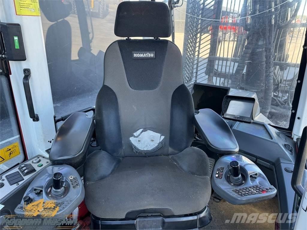 Komatsu 895 Forwardery