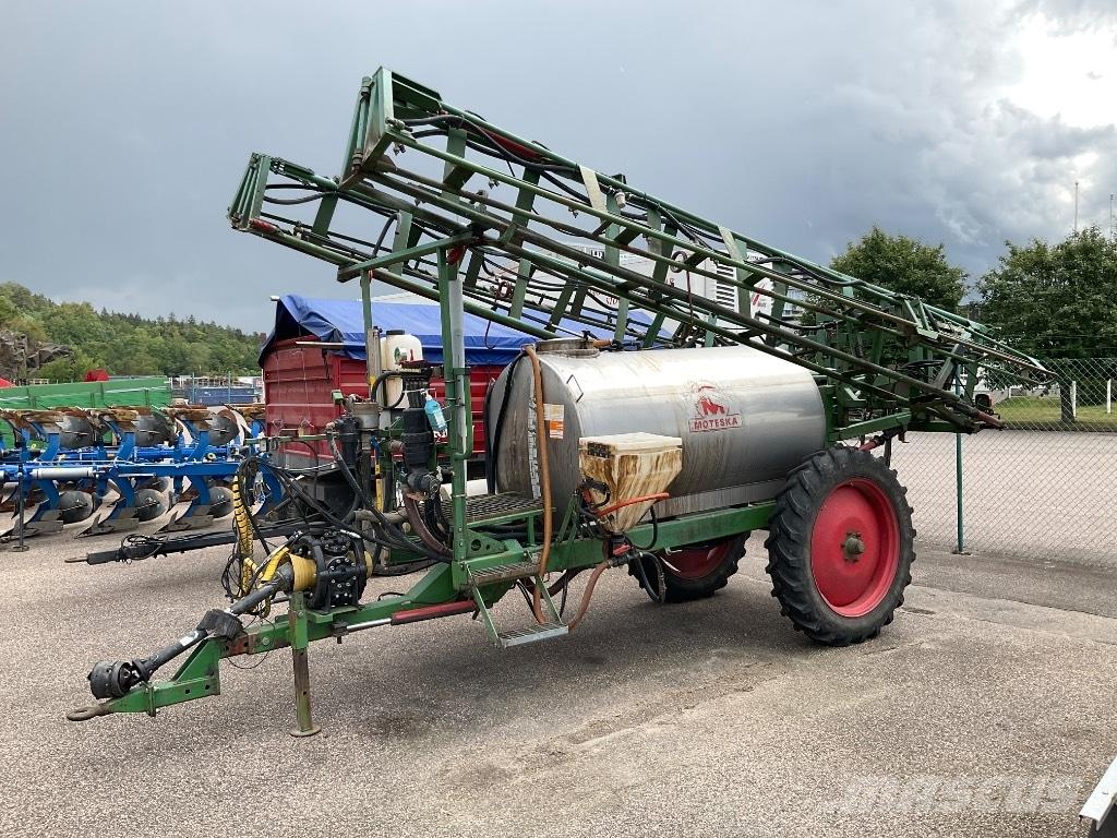 Moteska 2500 Opryskiwacze zaczepiane