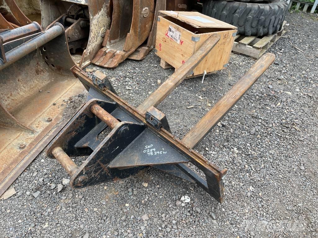 Takeuchi TB 295 W Koparki kołowe