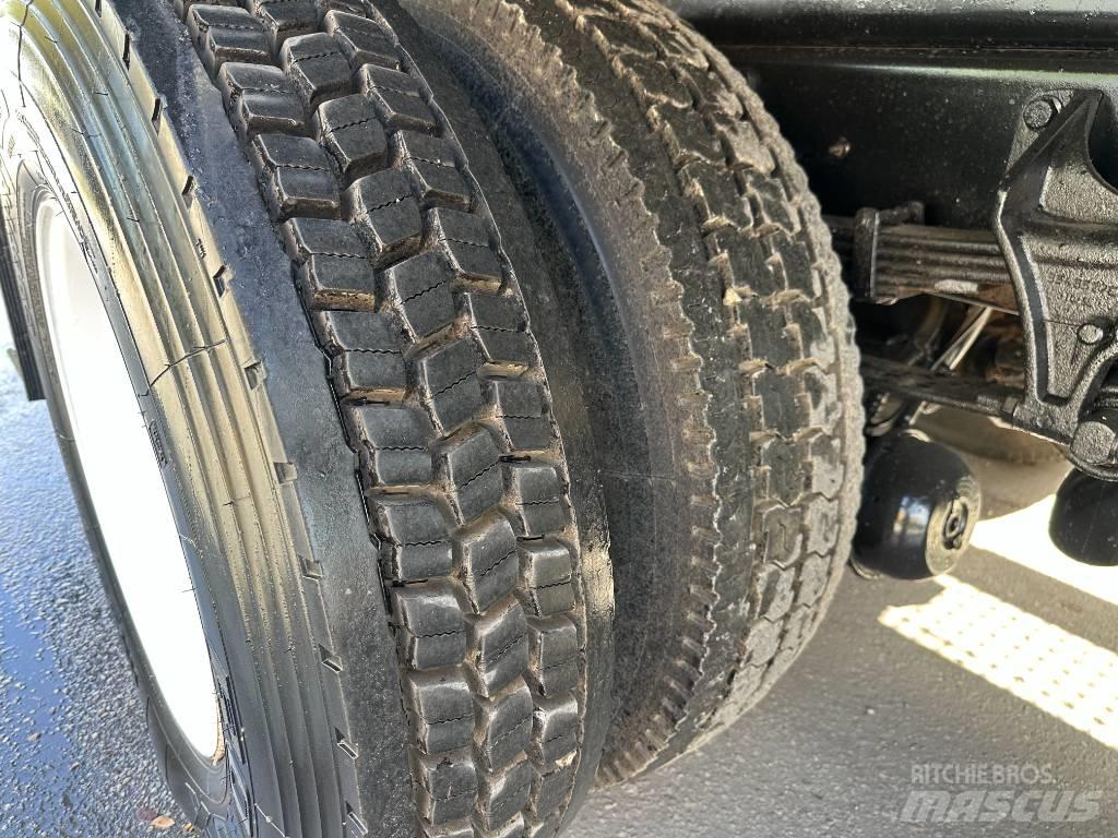 International 4300 Ciężarówki typu Platforma / Skrzynia