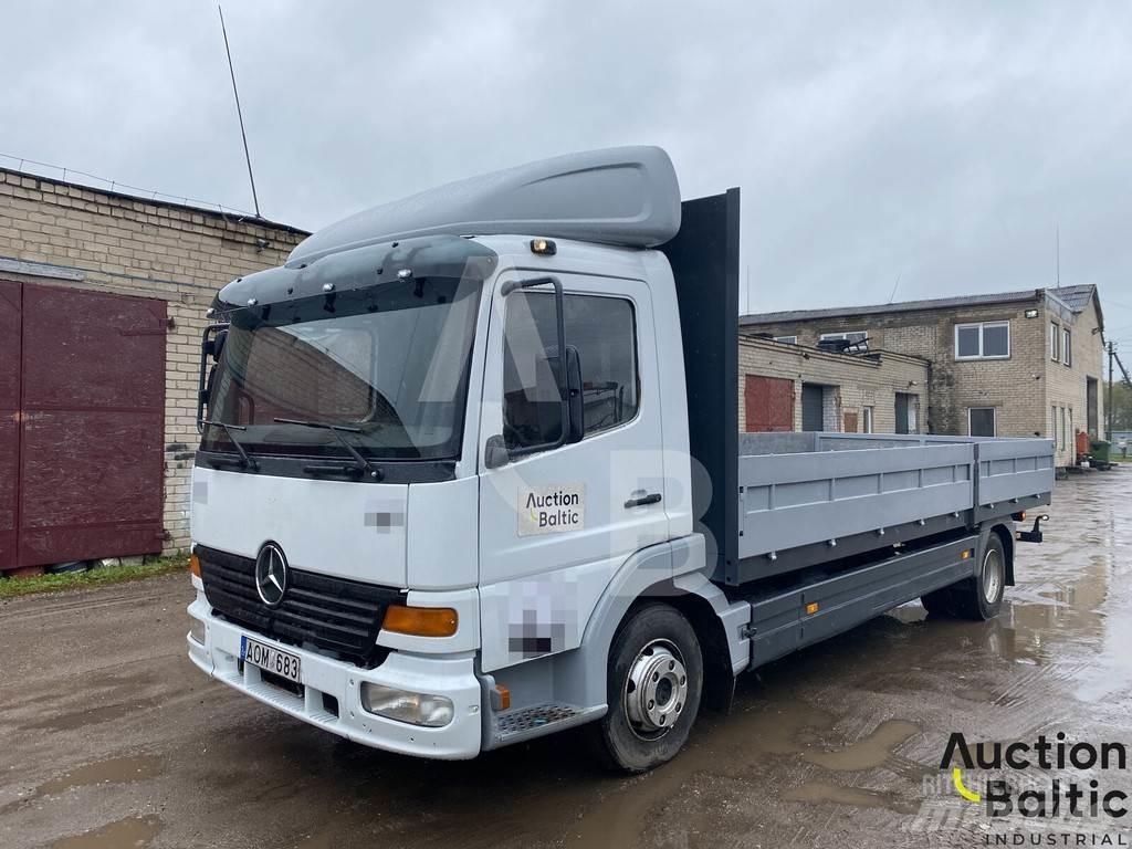 Mercedes-Benz 815 Ciężarówki typu Platforma / Skrzynia