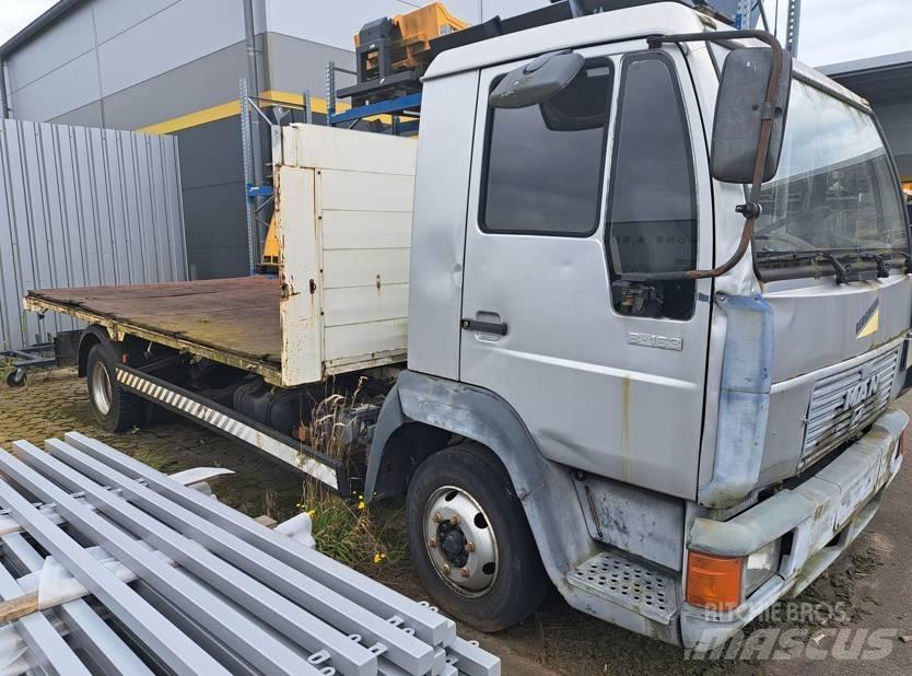 MAN 8.163 Ciężarówki typu Platforma / Skrzynia