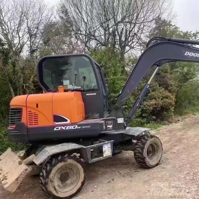 Doosan dx60w Koparki kołowe