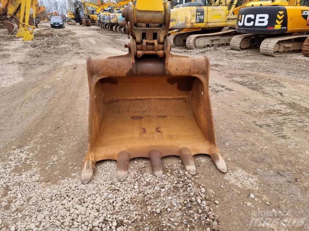 JCB JS 220 LC Koparki gąsienicowe