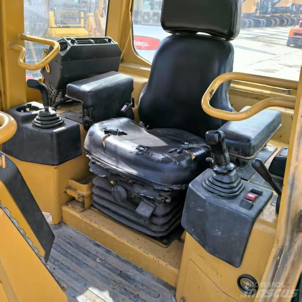 CAT D 5 G LGP Spycharki gąsienicowe