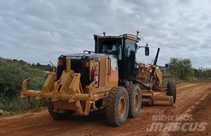 CAT 140 M Równiarki