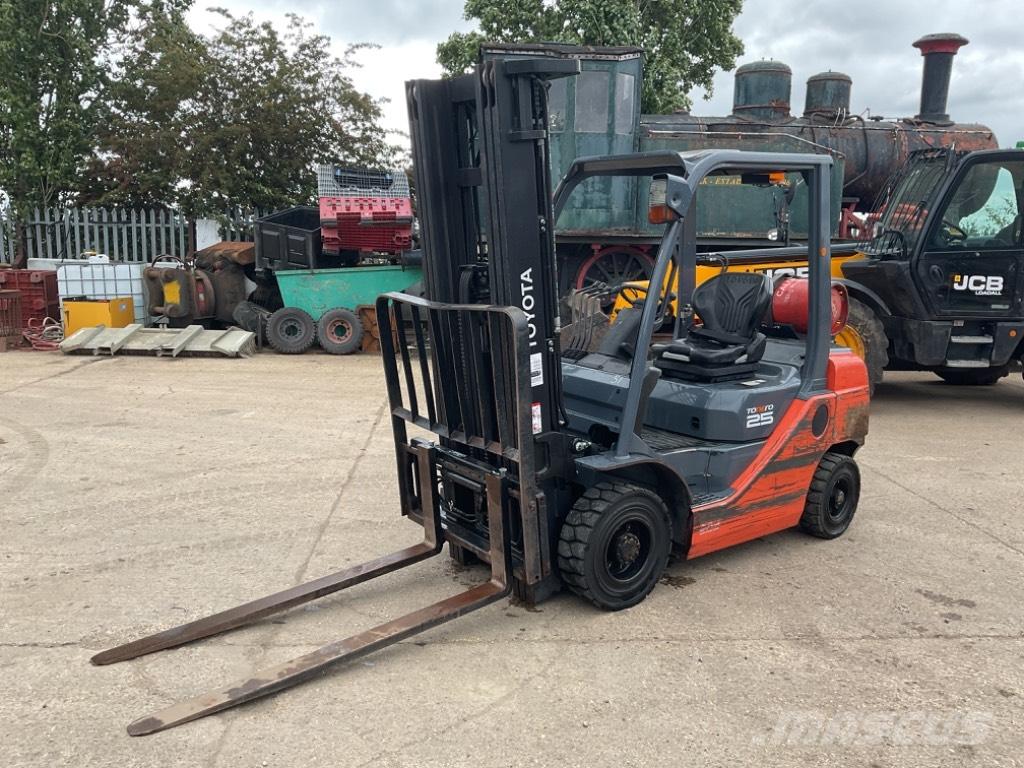 Toyota 02-FGF25 Wózki LPG