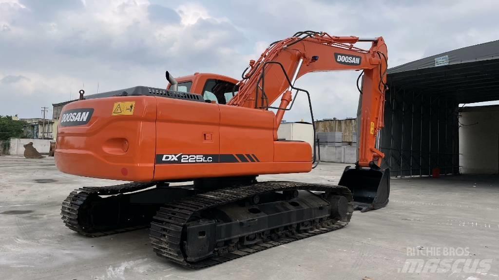 Doosan DX 225 Koparki gąsienicowe