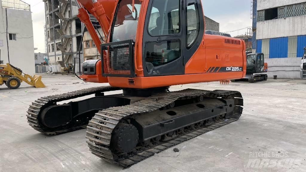 Doosan DX 225 Koparki gąsienicowe