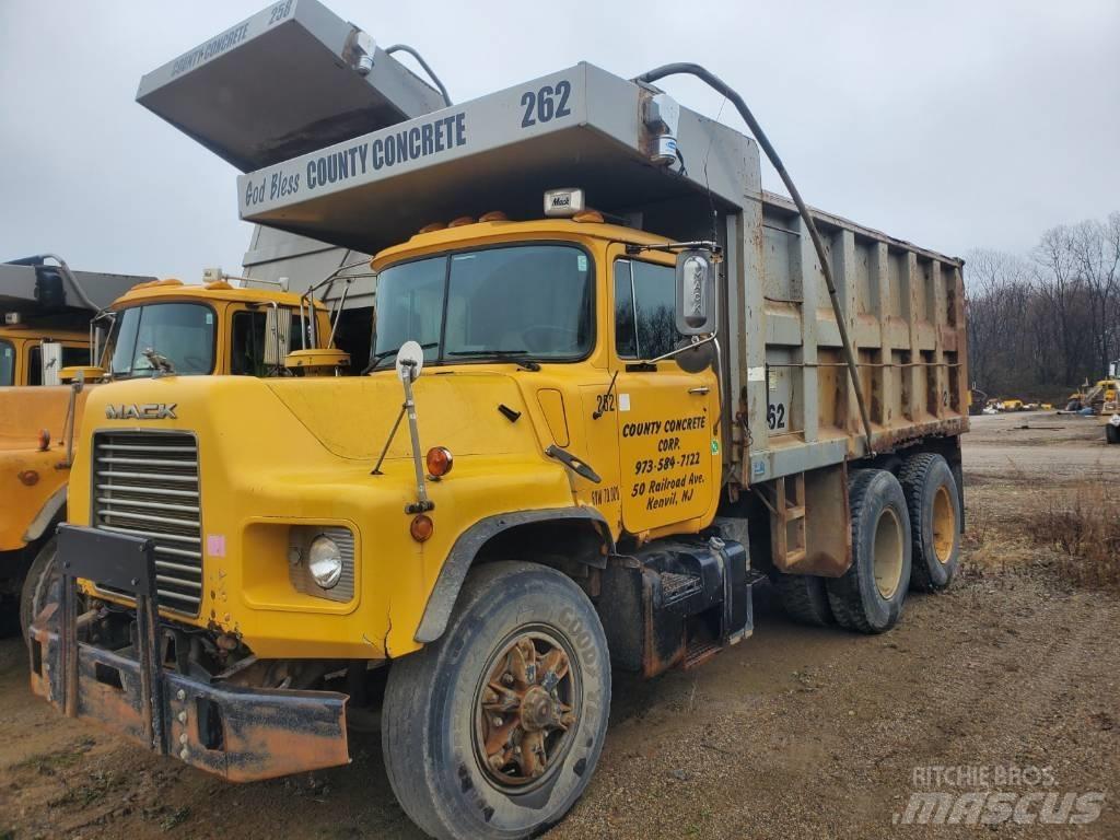 Mack DM690SX Wywrotki