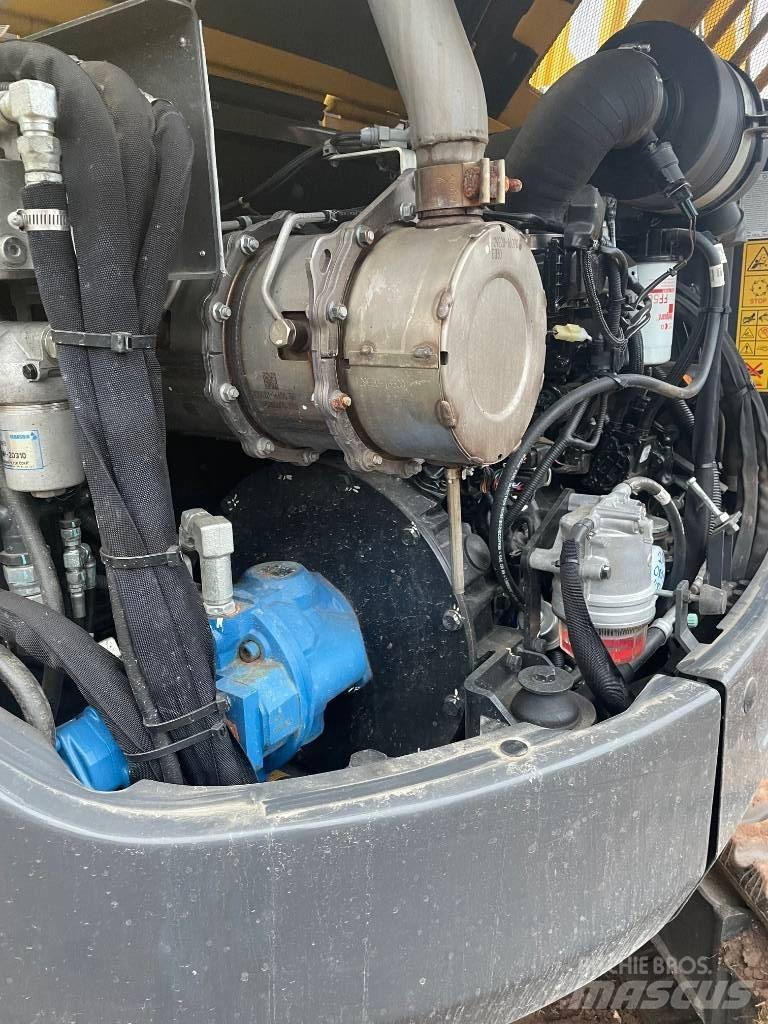 New Holland E60C Minikoparki