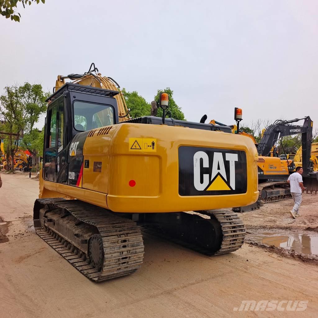 CAT 320 D2L Koparki gąsienicowe