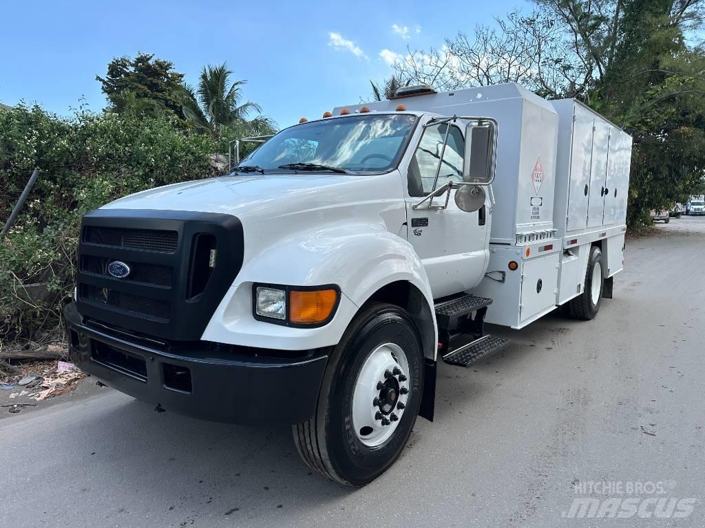 Ford F 750 XLT Cysterna