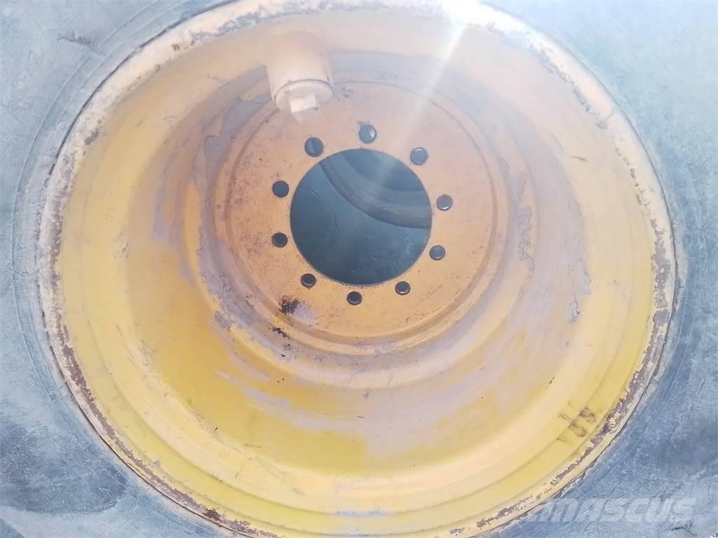 Ösa 250 24x26,5 Opony, koła i felgi