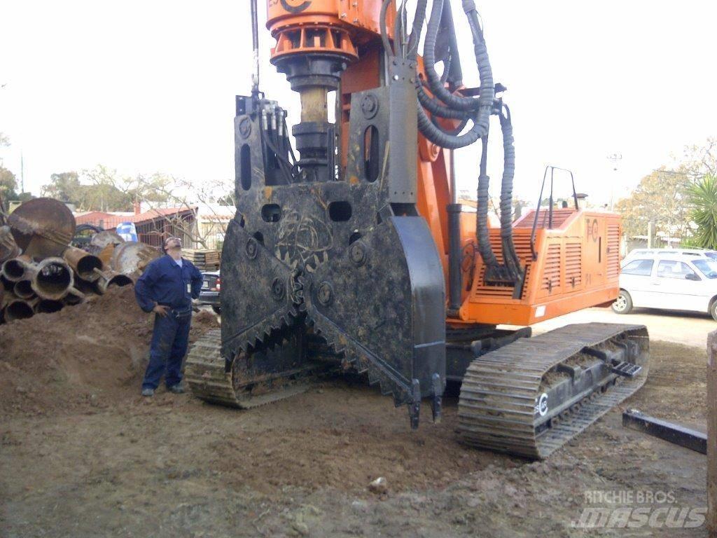 Tescar CF8 DW Wibracyjne maszyny do palowania