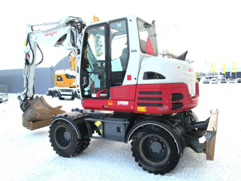 Takeuchi TB 295 W Koparki kołowe