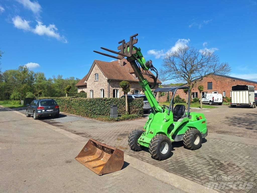 Avant 745 Miniładowarki