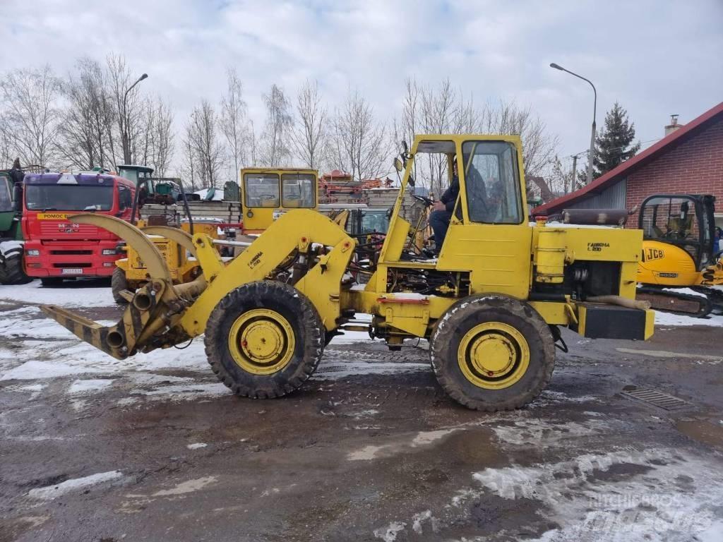 Ł 200 Ładowarka Ładowarki kołowe