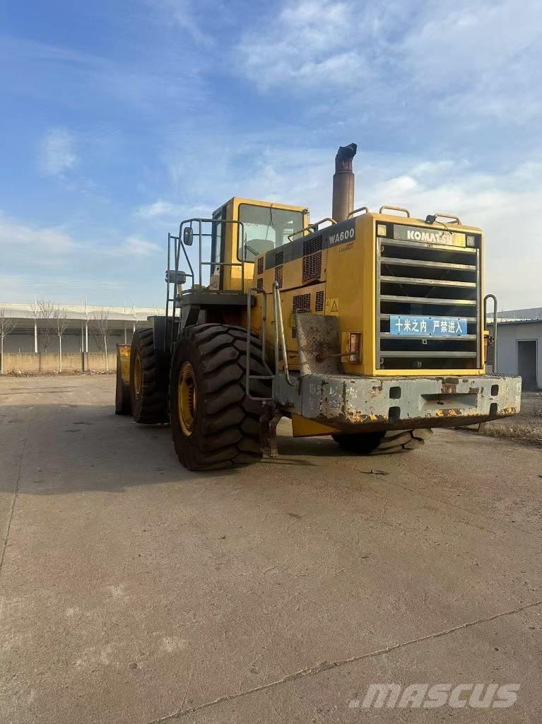 Komatsu WA 600-6 Ładowarki kołowe