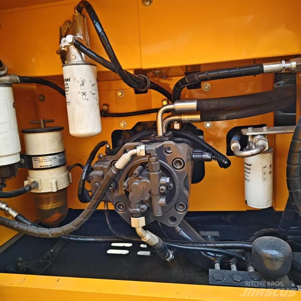 Volvo 250DL Koparki gąsienicowe