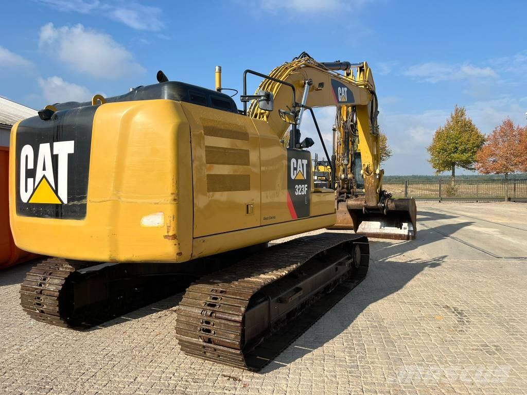 CAT 323 F L Koparki gąsienicowe