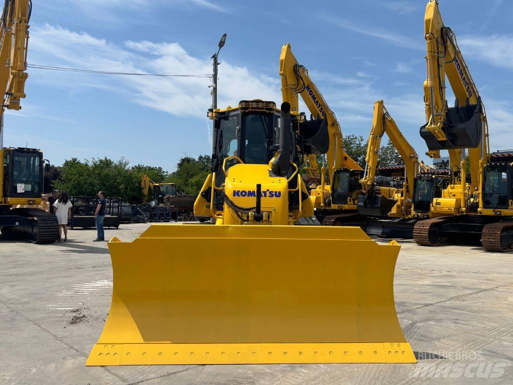 Komatsu D61EX-24E0 Spycharki gąsienicowe