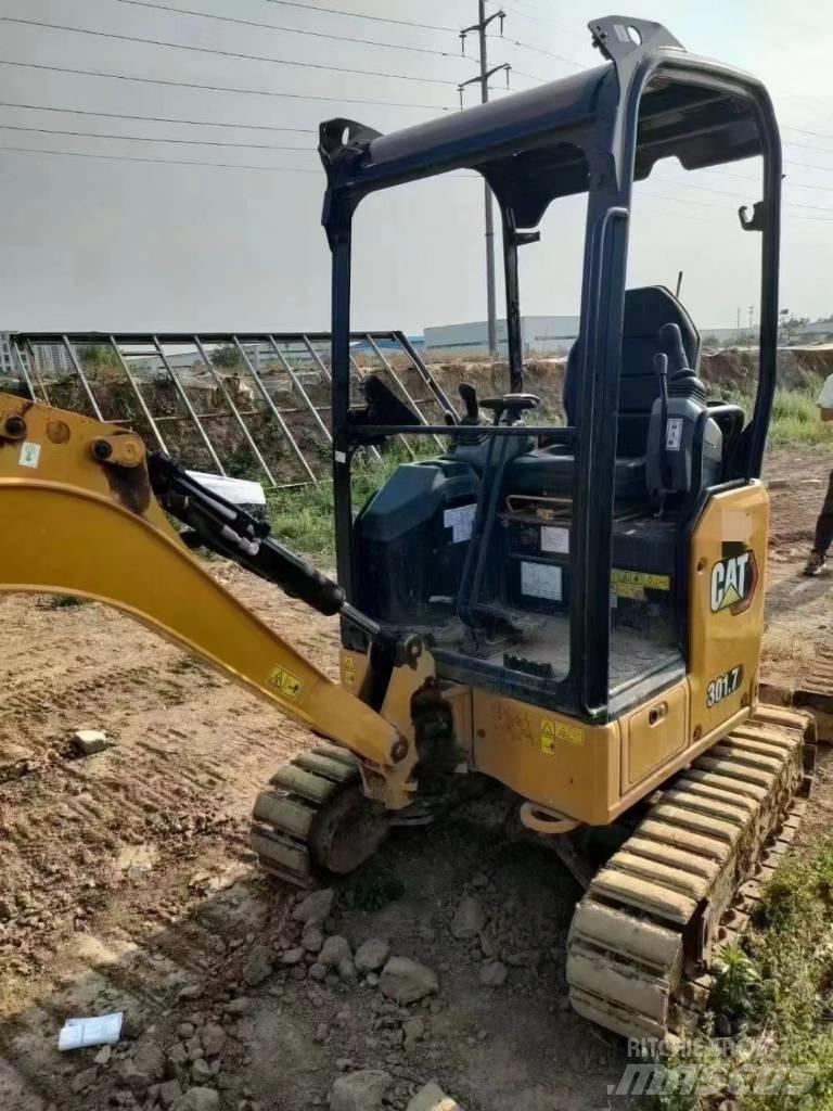CAT 301.7 Minikoparki