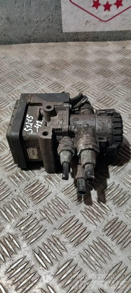 Scania R 440 1879275 Hamulce