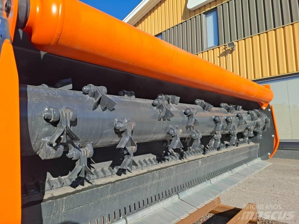 TMC Cancela THN-320D Kosiarki łąkowe i wykaszarki