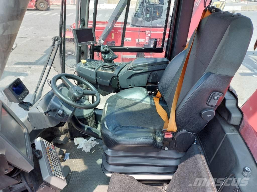 Kalmar DRG450-65S5 Wozy do składowania i transportu kontenerów