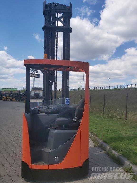BT RR E 160 Wózki widłowe wysokiego składowania