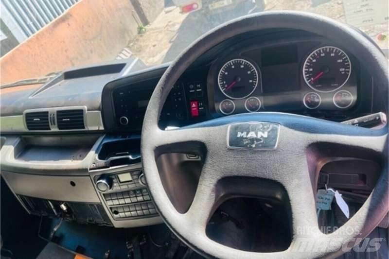 MAN 33 SERIES Inne
