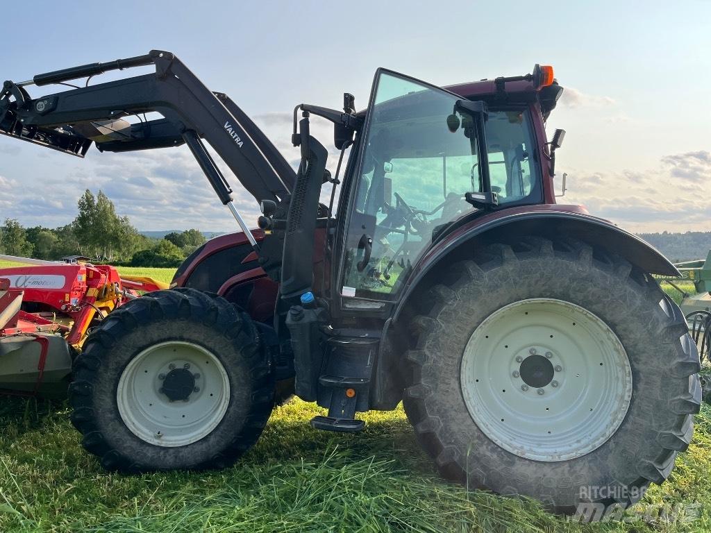 Valtra N155 Versu Ciągniki rolnicze
