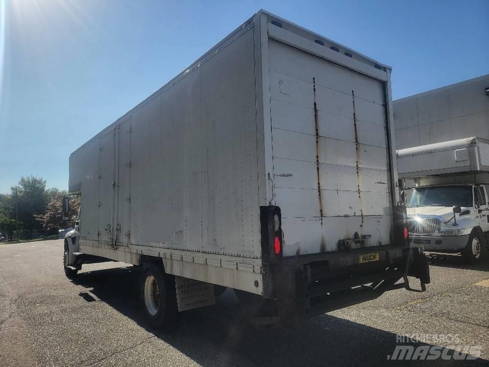 International 4300 Samochody ciężarowe ze skrzynią zamkniętą