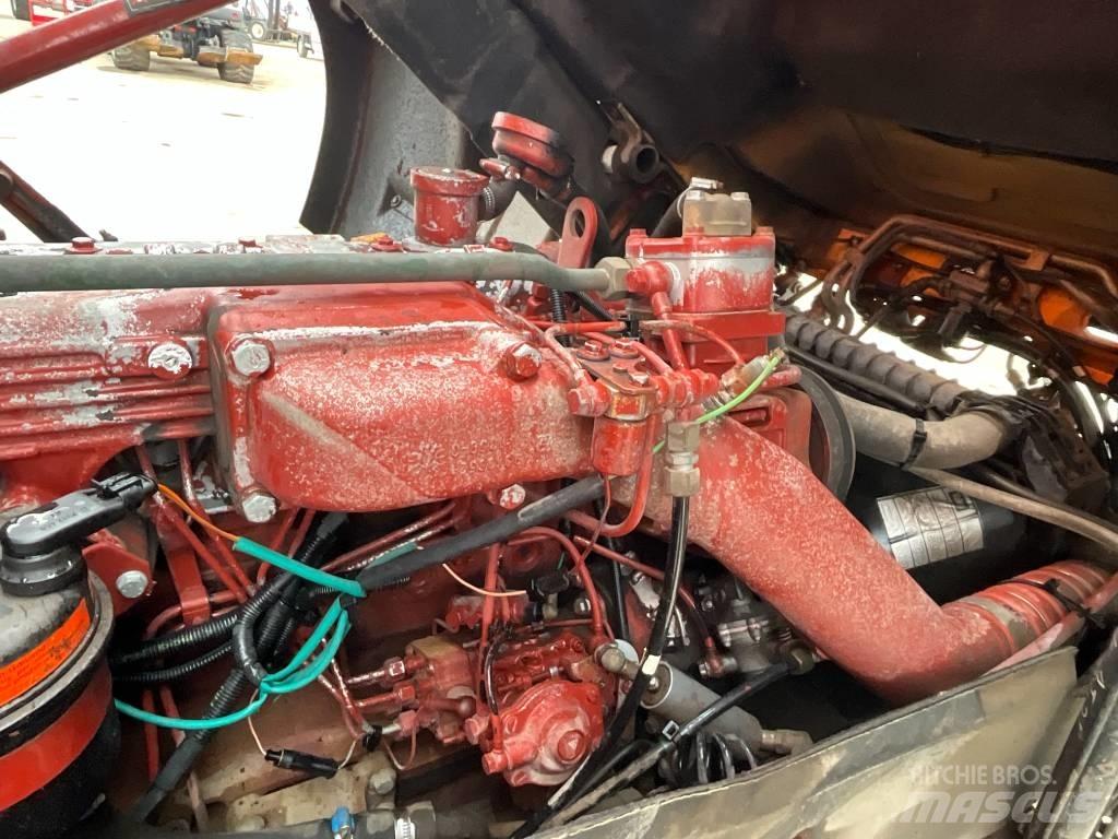 Iveco 135E 18 4X4 Samochody ciężarowe ze skrzynią zamkniętą