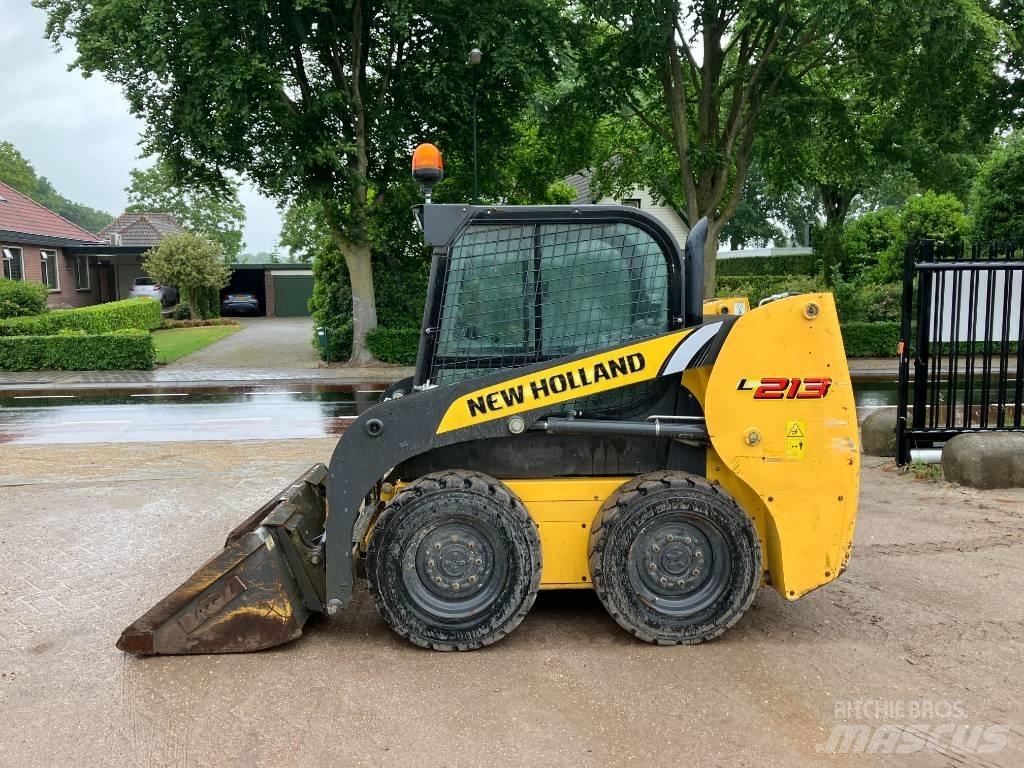 New Holland L 213 Ładowarki burtowe