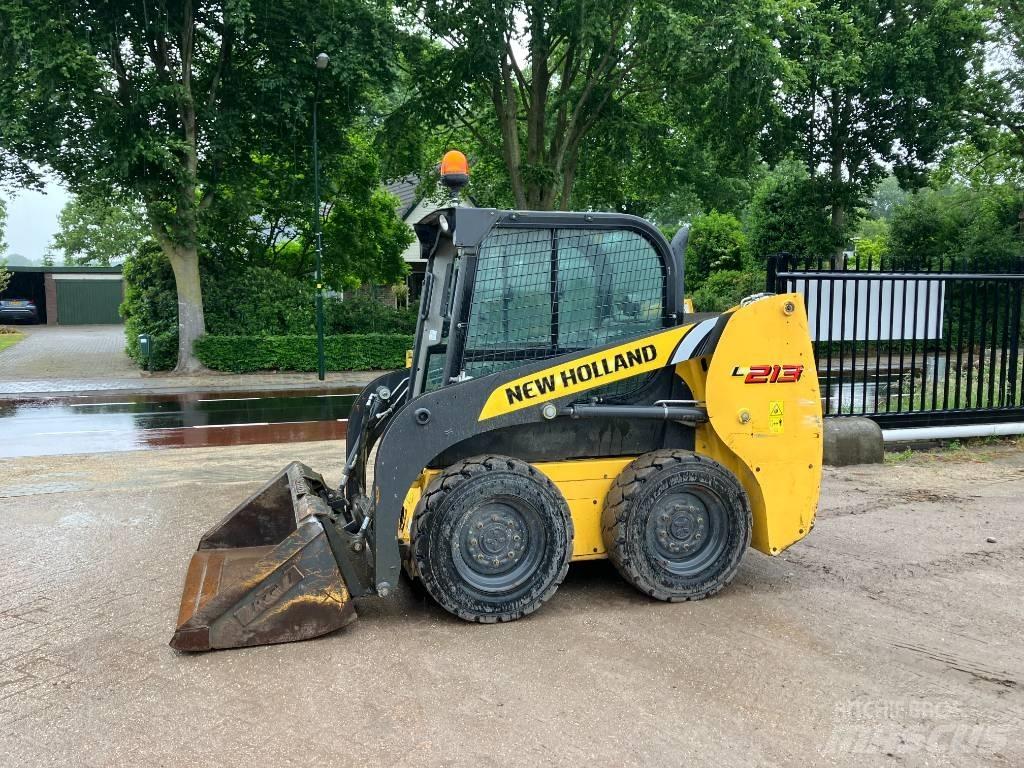 New Holland L 213 Ładowarki burtowe