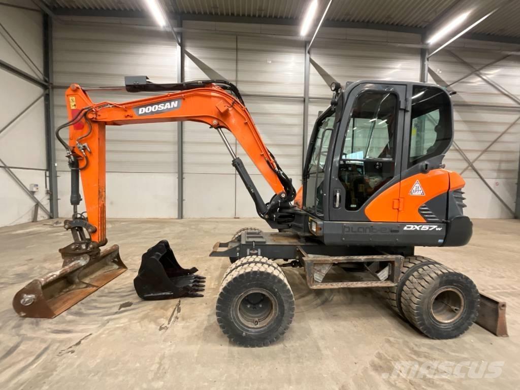 Doosan DX 57 W-5 Koparki kołowe