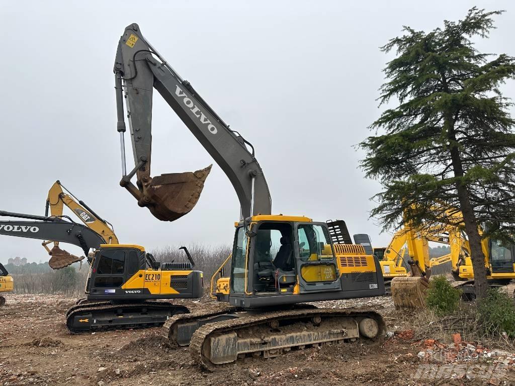 Volvo EC210D Koparki gąsienicowe