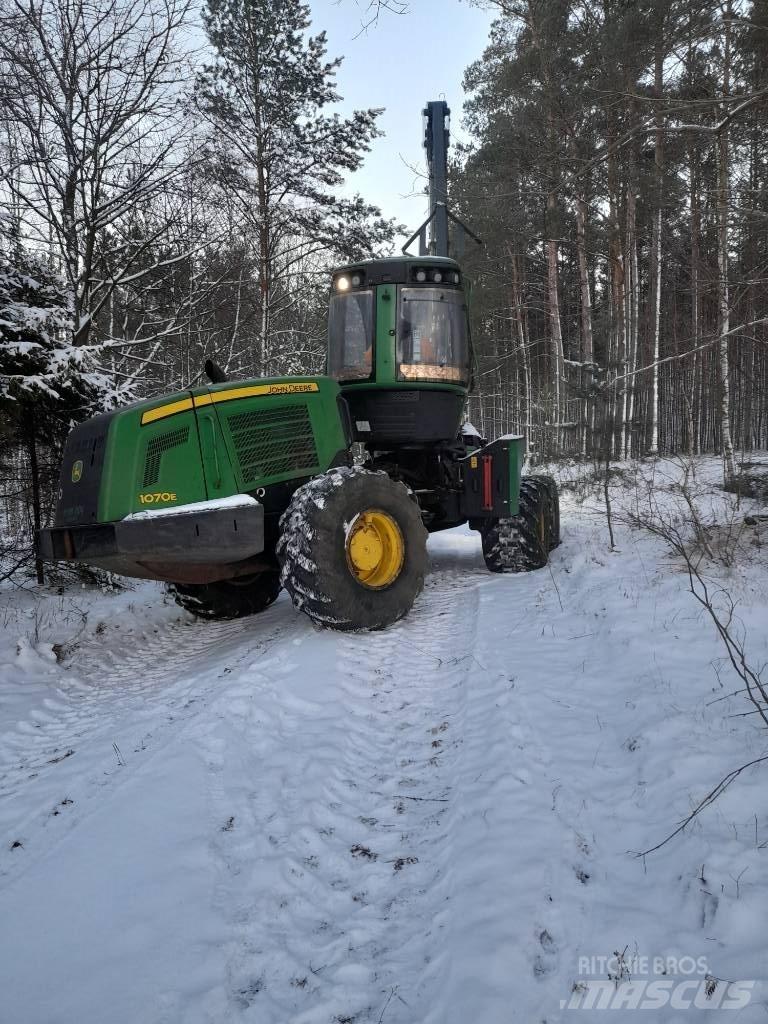 John Deere 1070 E Harwestery