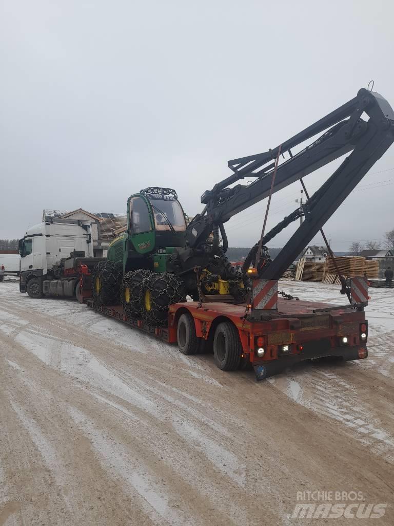 John Deere 1070 E Harwestery