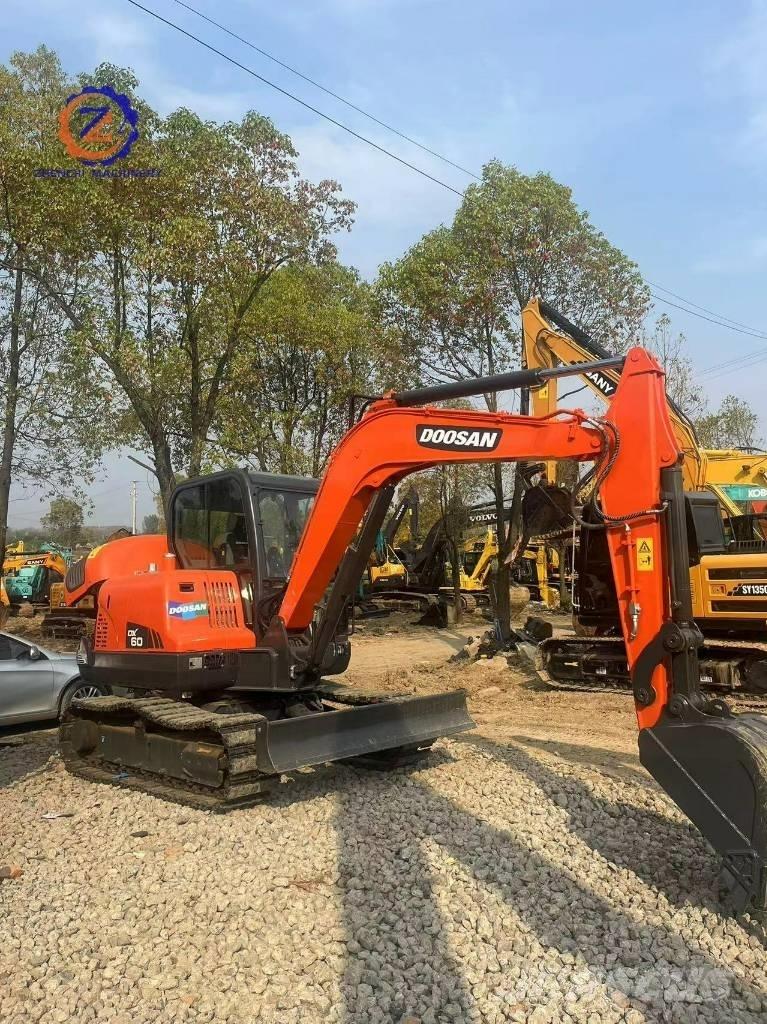 Doosan DX 60 Minikoparki