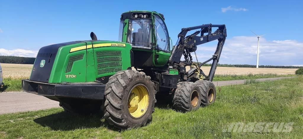 John Deere 1170 E Harwestery