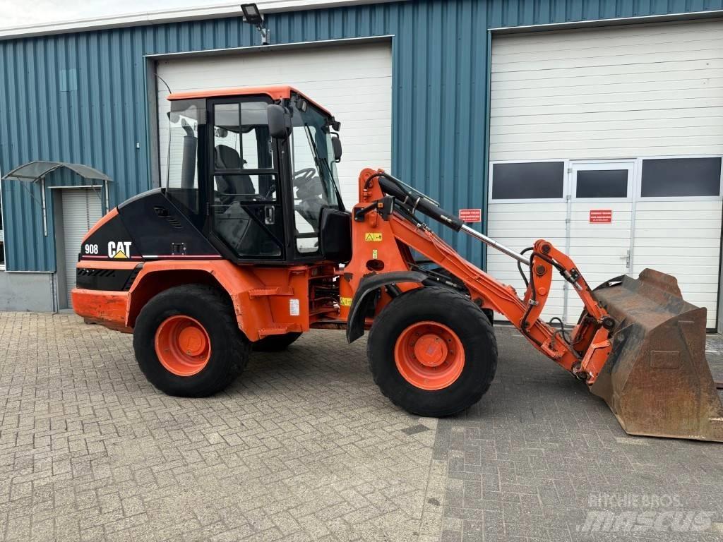 CAT 908 Ładowarki kołowe