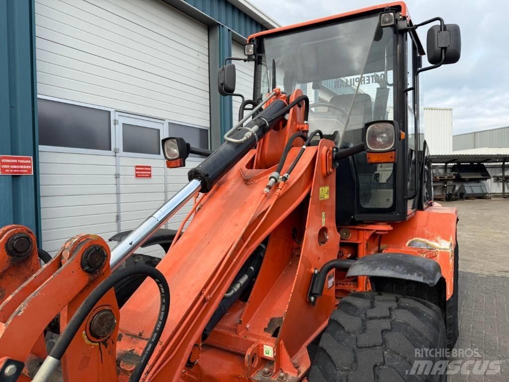 CAT 908 Ładowarki kołowe