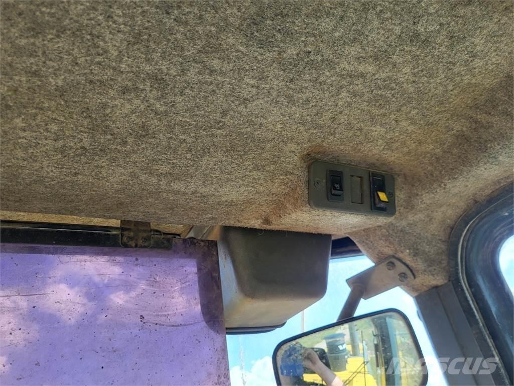 Komatsu WF 450T-3 Maszyny budowlane - Inne