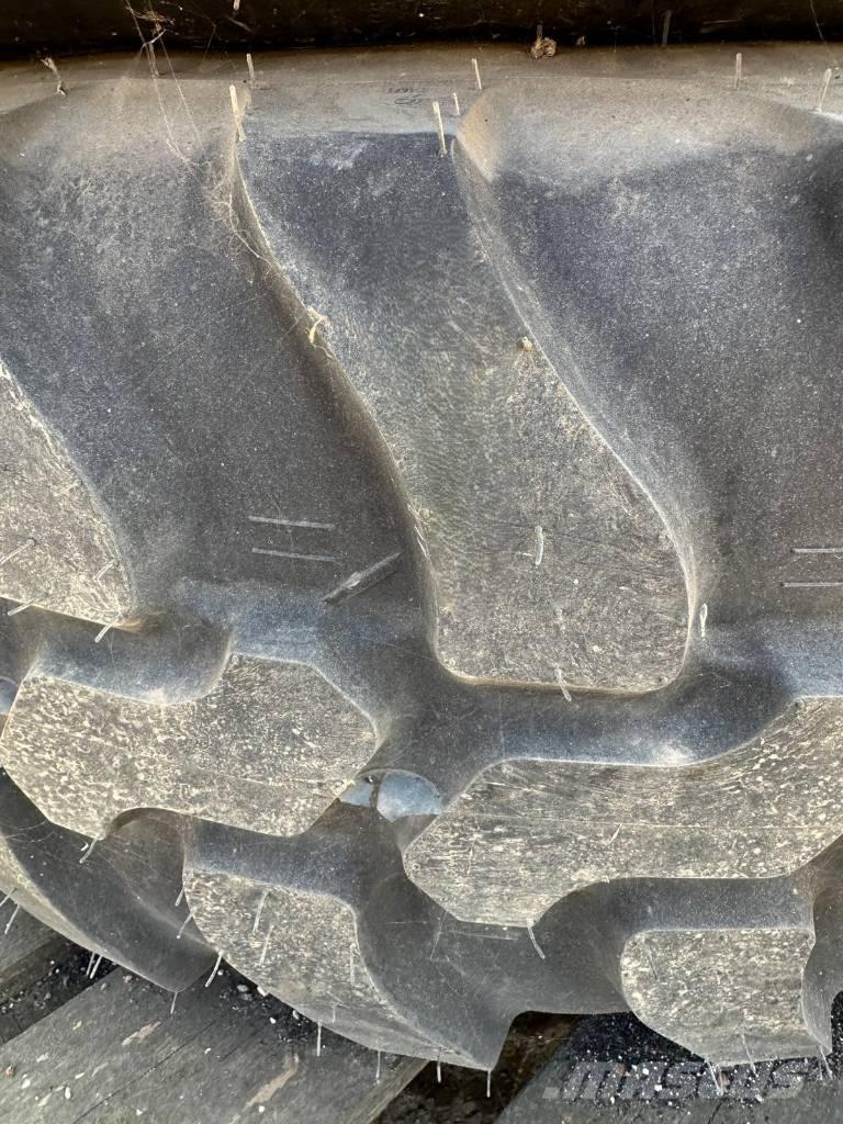 Dunlop 405/70R20 Opony, koła i felgi