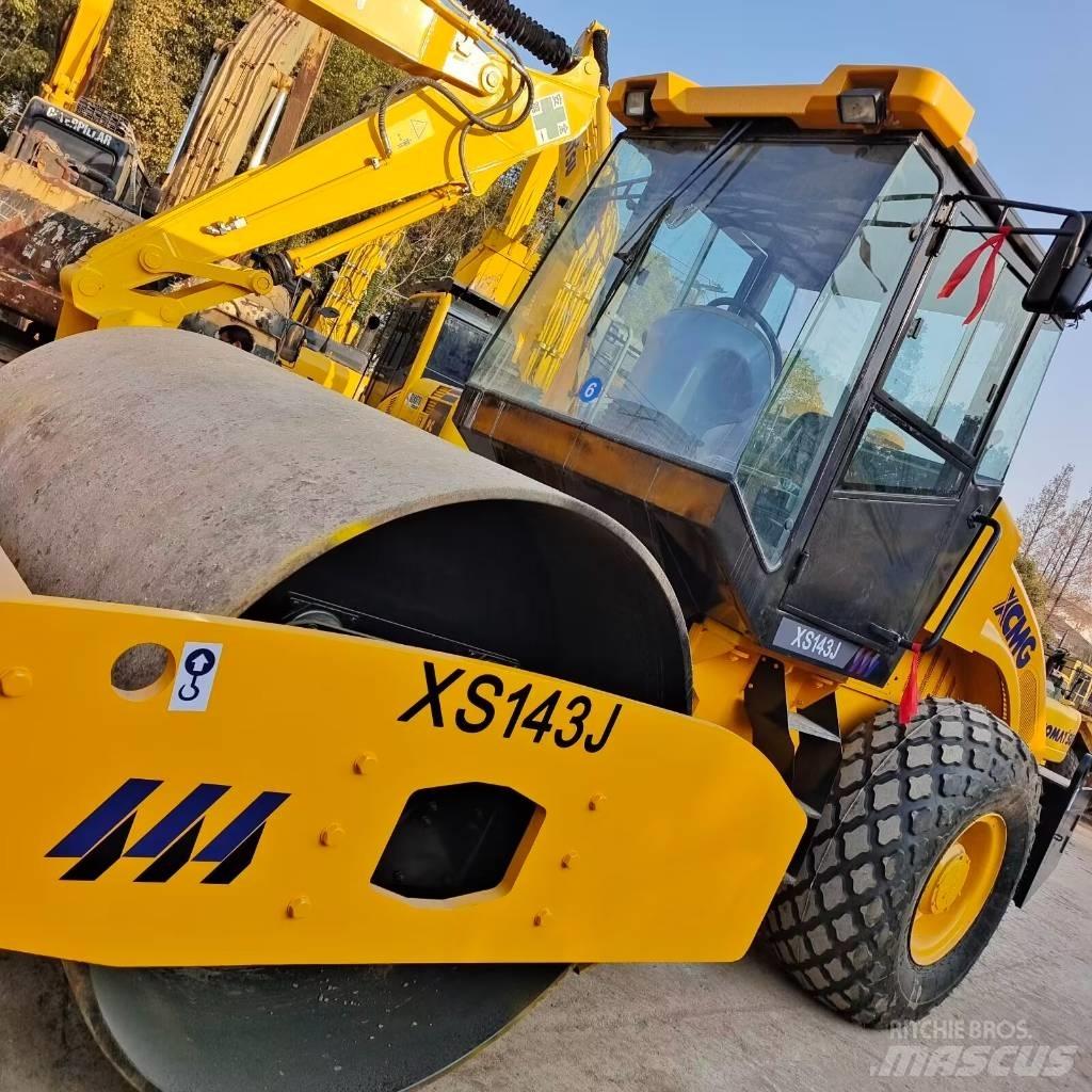 XCMG XS 142 J Walce jednobębnowe