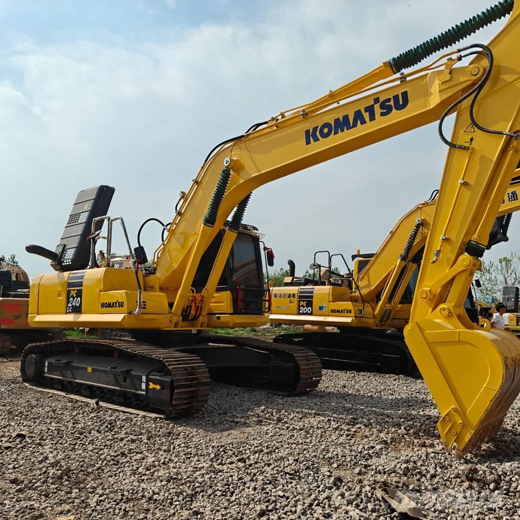 Komatsu 240LC-8 Koparki gąsienicowe