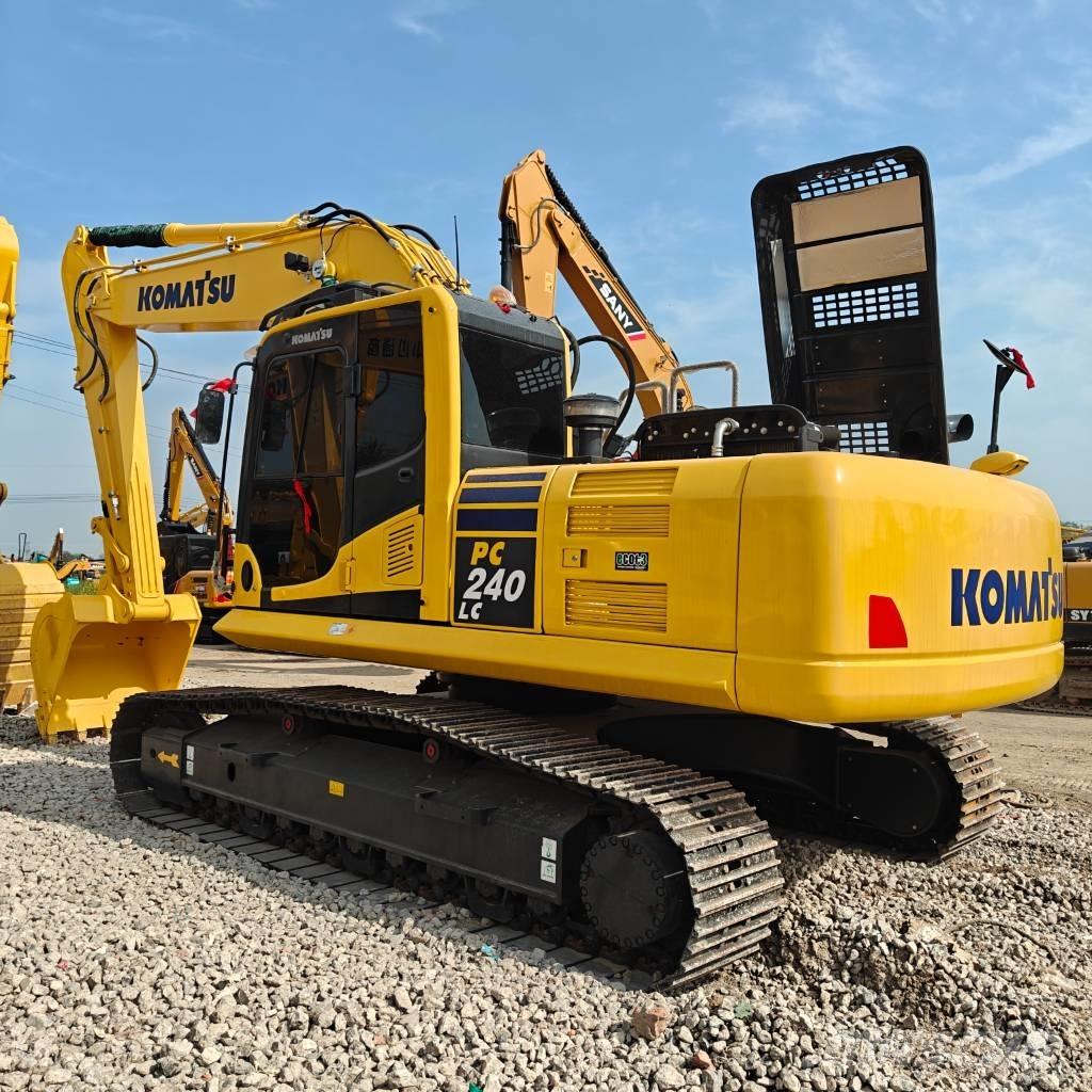 Komatsu 240LC-8 Koparki gąsienicowe